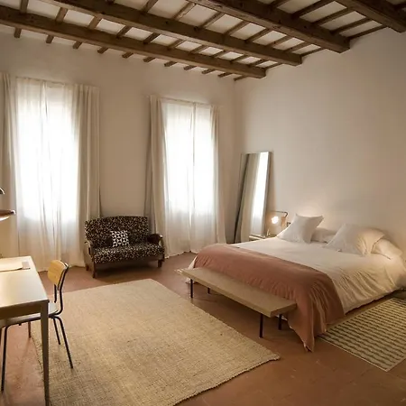 Hotel Petit 3*