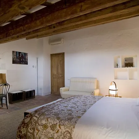 Petit Hotel 3*